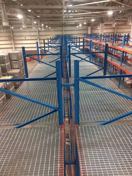 What shelf is the metal material warehouse to use?